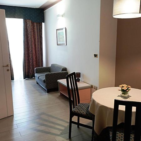 סאסארי Hotel Grazia Deledda מראה חיצוני תמונה