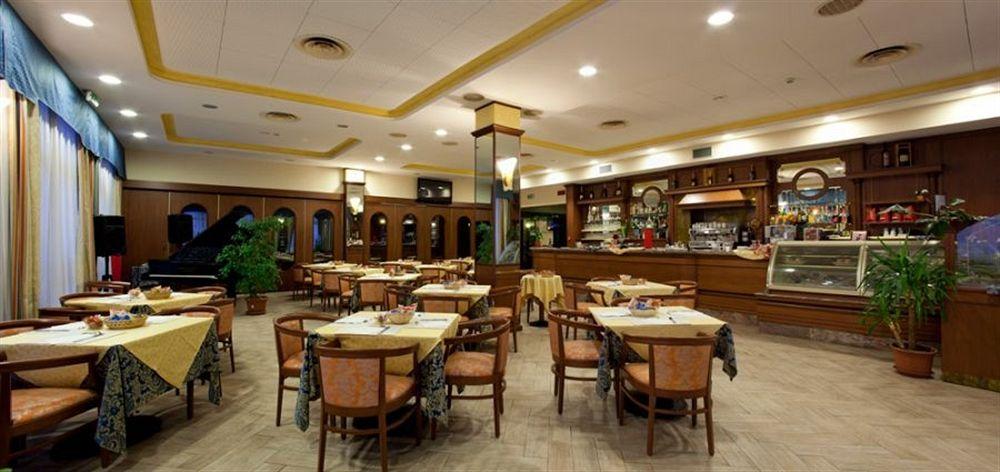 סאסארי Hotel Grazia Deledda מראה חיצוני תמונה