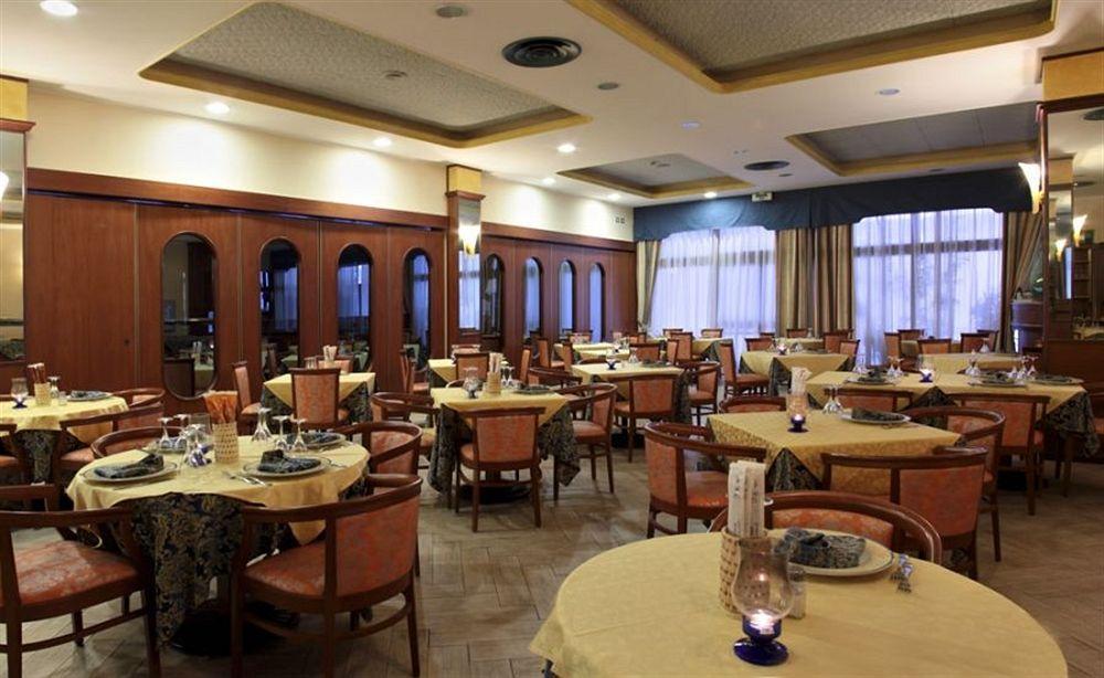 סאסארי Hotel Grazia Deledda מראה חיצוני תמונה