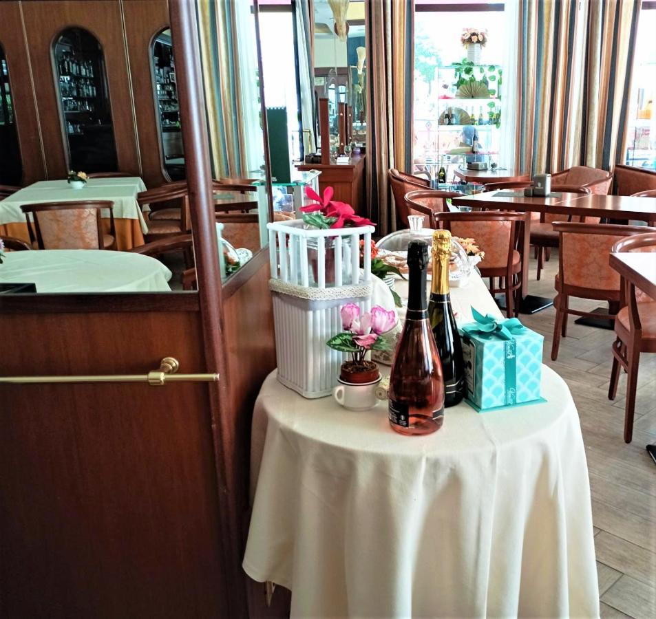 סאסארי Hotel Grazia Deledda מראה חיצוני תמונה