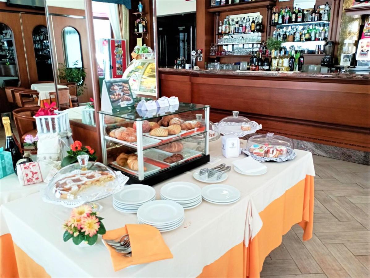 סאסארי Hotel Grazia Deledda מראה חיצוני תמונה