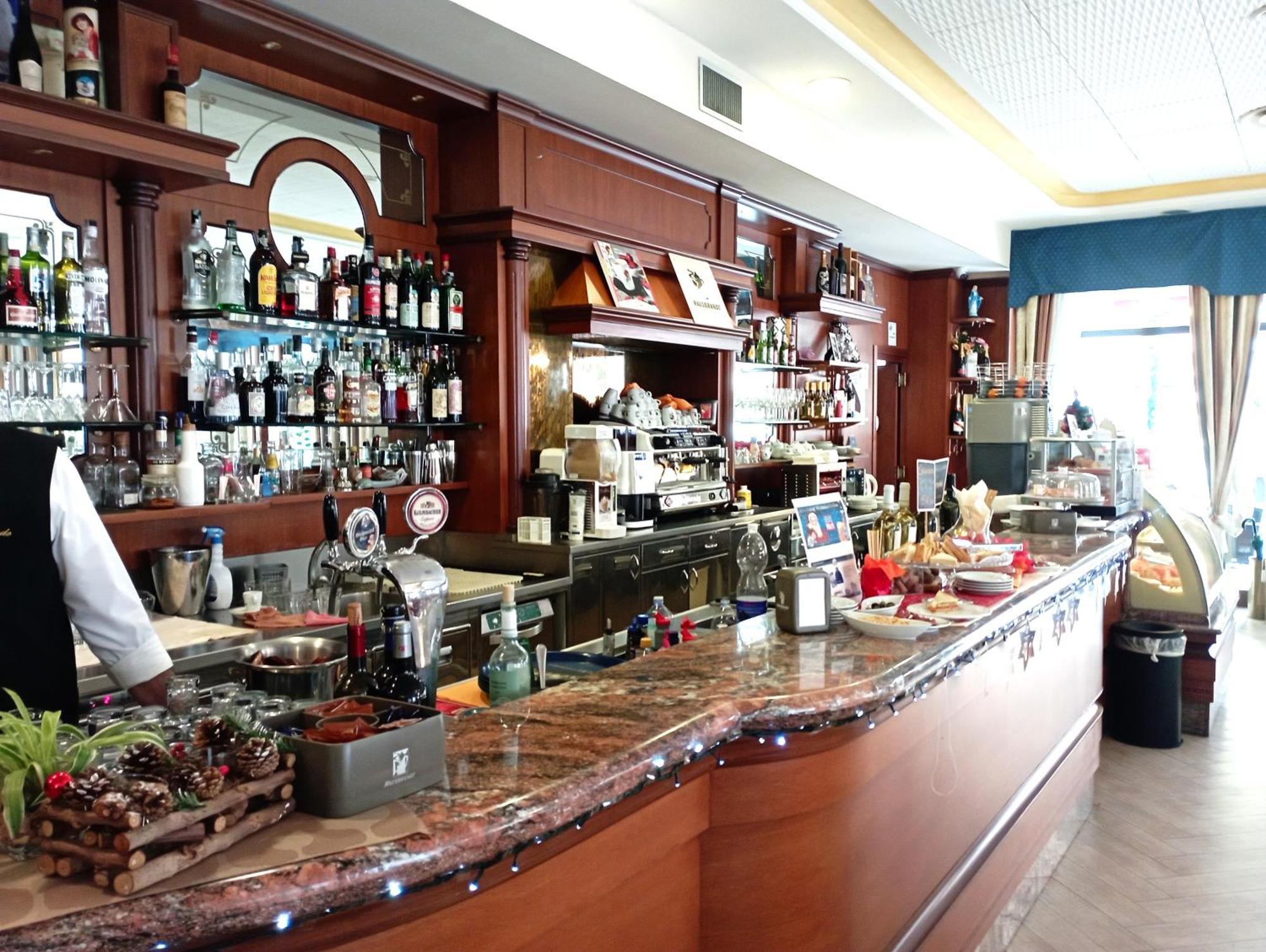 סאסארי Hotel Grazia Deledda מראה חיצוני תמונה