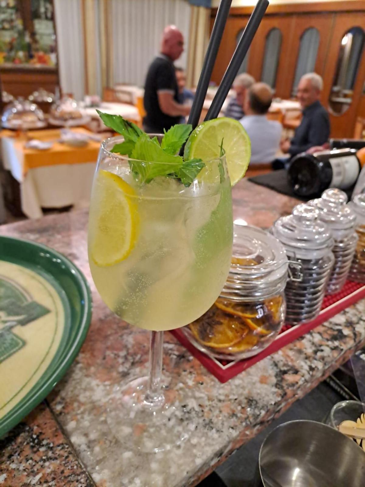 סאסארי Hotel Grazia Deledda מראה חיצוני תמונה