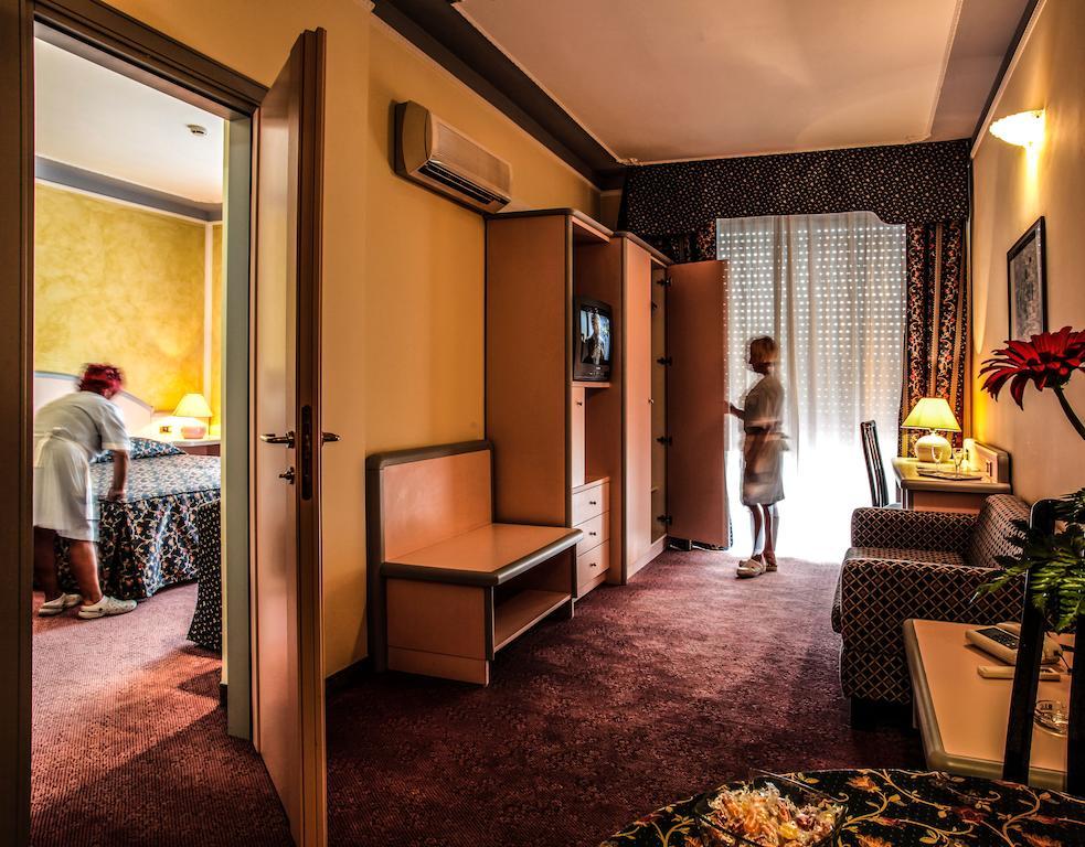 סאסארי Hotel Grazia Deledda חדר תמונה