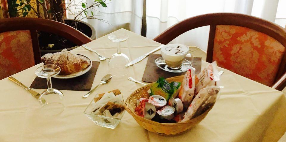 סאסארי Hotel Grazia Deledda מראה חיצוני תמונה