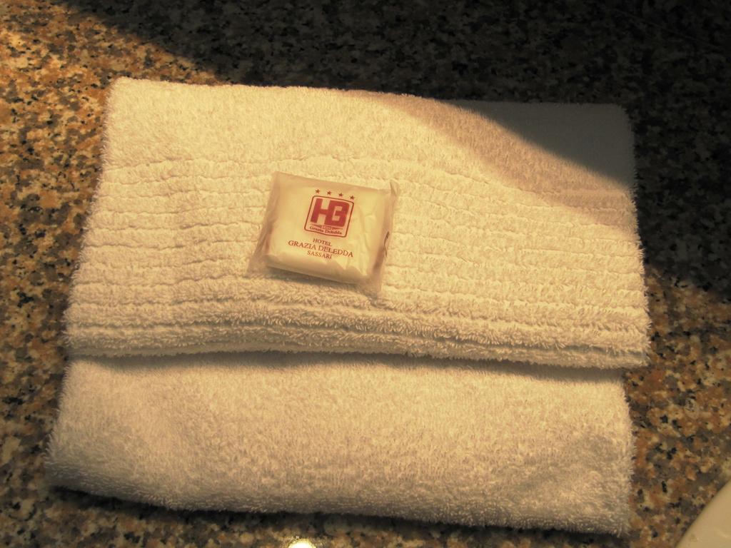 סאסארי Hotel Grazia Deledda מראה חיצוני תמונה