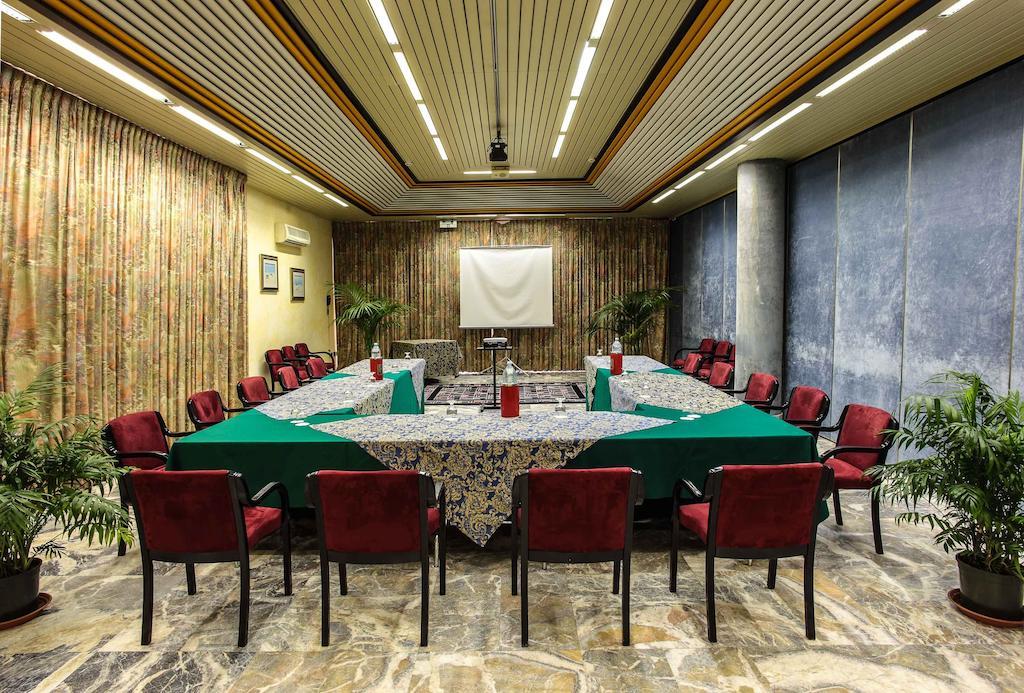 סאסארי Hotel Grazia Deledda מראה חיצוני תמונה