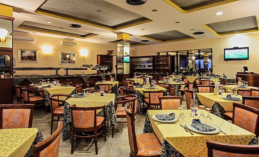 סאסארי Hotel Grazia Deledda מראה חיצוני תמונה