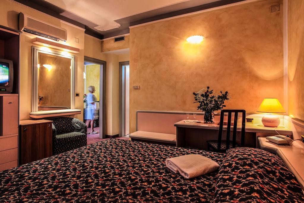 סאסארי Hotel Grazia Deledda מראה חיצוני תמונה